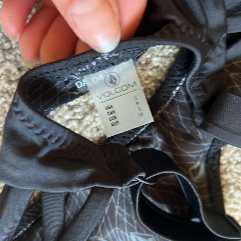 Volcom Bikini Top - Picture 3 of 4